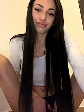 Snapshot of ilariea_girl chatting on 11.09.25 ilariea girl online show from 11.09.25