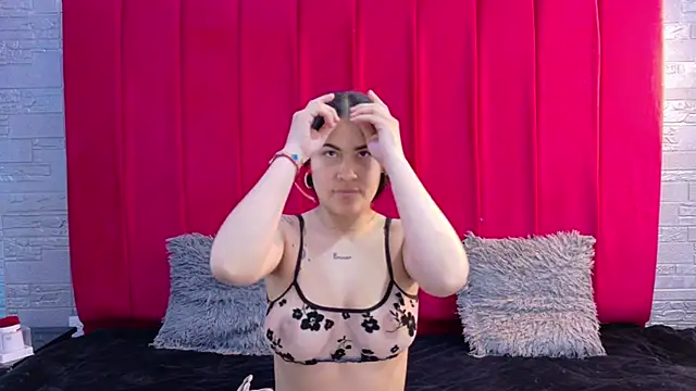 ChloeMorelli online show from 12.04.25