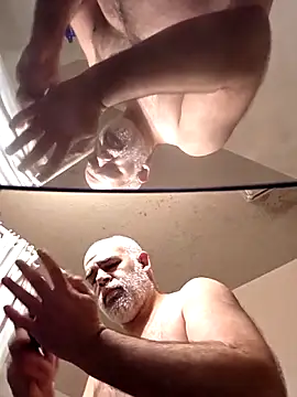 DeeBestEver online show from 12.04.25