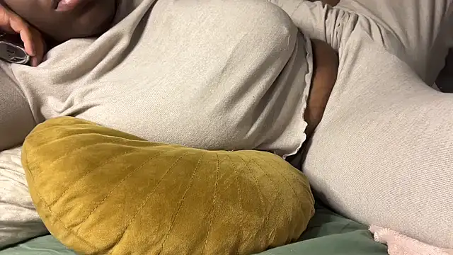 nanaisbackk online show from 10.27.25