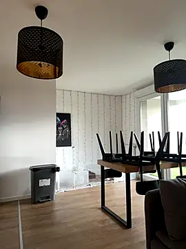 LaPetiteKim online show from 10.28.25