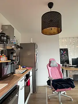 LaPetiteKim online show from 02.24.26