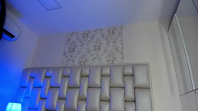 Peyton louise online show from 11.11.25