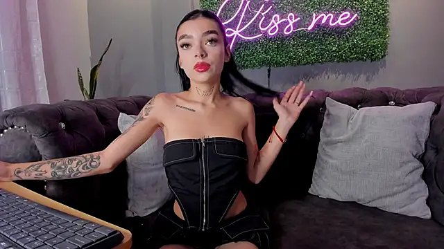 scarlettvelvet  online show from 10.10.25