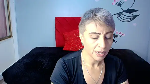 Charlotte  Gray online show from 10.26.25