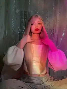 Snapshot of _Siennaaa_ chatting on 02.27.26 Siennaaa online show from 02.27.26