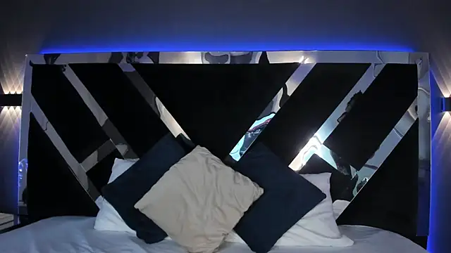 MeganR  online show from 03.14.26