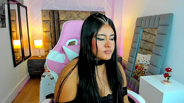 AnnaSwift  online show from 11.25.25