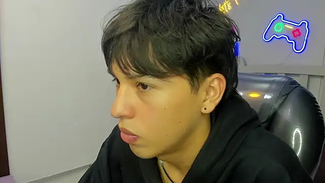 StiwenTwink online show from 10.03.25