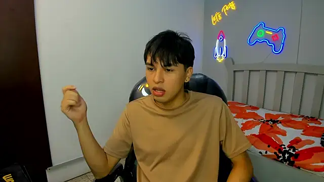 StiwenTwink online show from 10.15.25