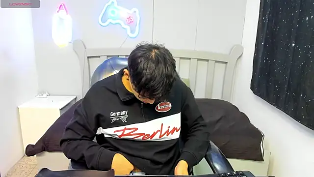 StiwenTwink online show from 11.15.25