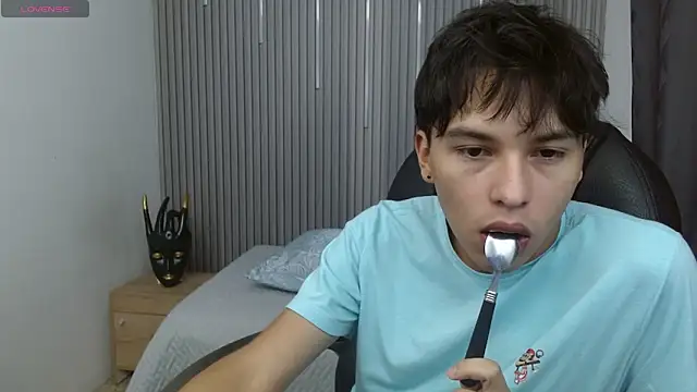 StiwenTwink online show from 03.17.26