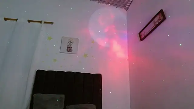 ManuelaDelgado online show from 12.04.25