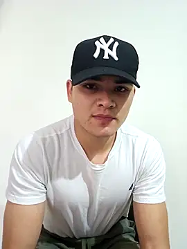 Snapshot of Sasu88_2 chatting on 10.13.25 Sasu88 2 online show from 10.13.25