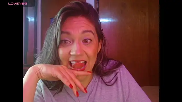 Snapshot of XxAntonellaxxx chatting on 11.25.25 XxAntonellaxxx online show from 11.25.25