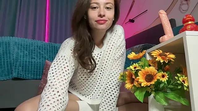 erikaa miuu online show from 10.17.25
