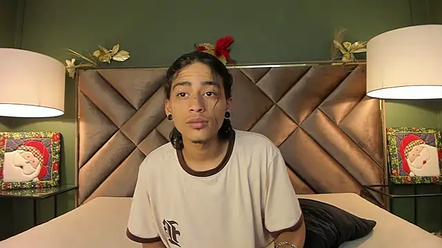 Snapshot of Dickie_Dicking chatting on 12.04.25 Dickie Dicking online show from 12.04.25