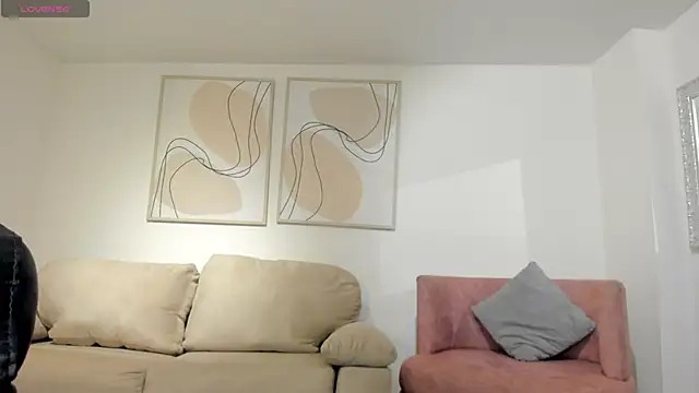 EmilyJohnsonX1 online show from 12.13.25