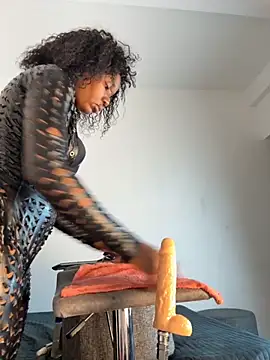 MerliaSsomer online show from 10.21.25