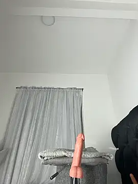 MerliaSsomer online show from 11.17.25