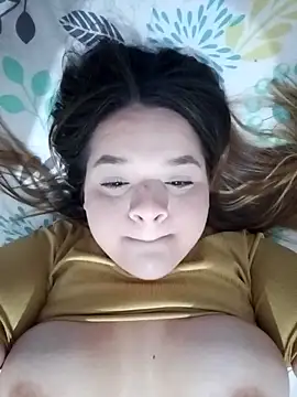 Snapshot of yourbbwfavorite chatting on 10.13.25 yourbbwfavorite online show from 10.13.25