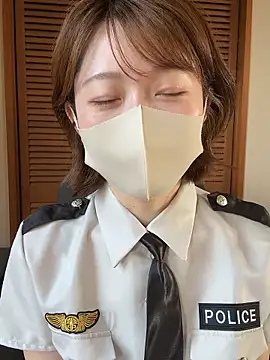 Snapshot of momo_yuipu chatting on 10.27.25 momo yuipu online show from 10.27.25