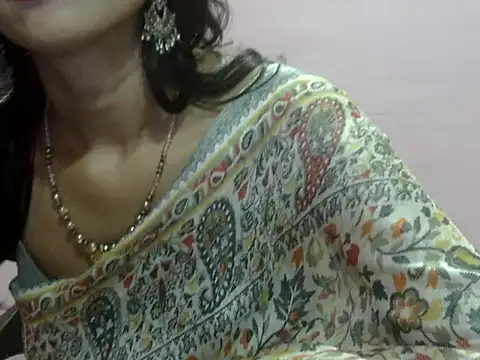 Snapshot of Laila_Cute chatting on 07.07.26 Laila Cute online show from 07.07.26