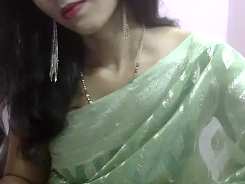 Snapshot of Laila_Cute chatting on 07.14.26 Laila Cute online show from 07.14.26
