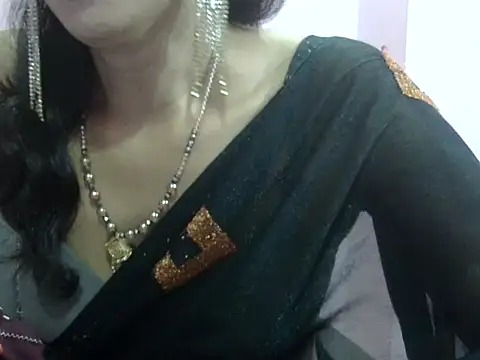 Snapshot of Laila_Cute chatting on 07.15.26 Laila Cute online show from 07.15.26