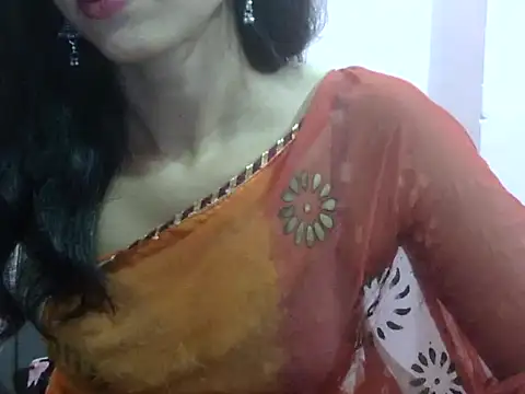 Snapshot of Laila_Cute chatting on 07.17.26 Laila Cute online show from 07.17.26