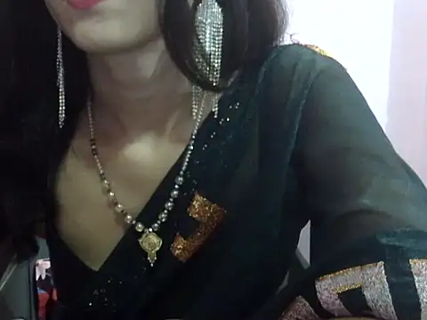 Snapshot of Laila_Cute chatting on 07.22.26 Laila Cute online show from 07.22.26