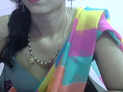 Snapshot of Laila_Cute chatting on 07.25.26 Laila Cute online show from 07.25.26