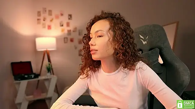 Snapshot of branchwithflowerss chatting on 10.10.25 branchwithflowerss online show from 10.10.25