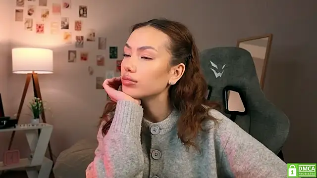 Snapshot of branchwithflowerss chatting on 11.18.25 branchwithflowerss online show from 11.18.25