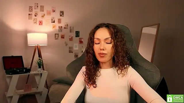 Snapshot of branchwithflowerss chatting on 11.19.25 branchwithflowerss online show from 11.19.25