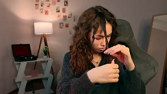 Snapshot of branchwithflowerss chatting on 11.26.25 branchwithflowerss online show from 11.26.25