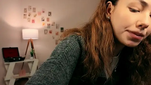 Snapshot of branchwithflowerss chatting on 11.28.25 branchwithflowerss online show from 11.28.25