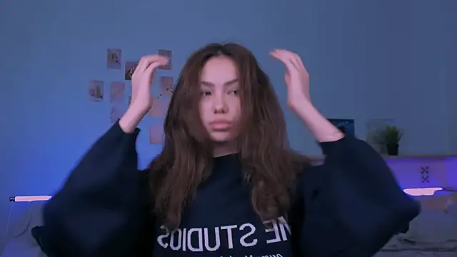 Snapshot of branchwithflowerss chatting on 11.29.25 branchwithflowerss online show from 11.29.25