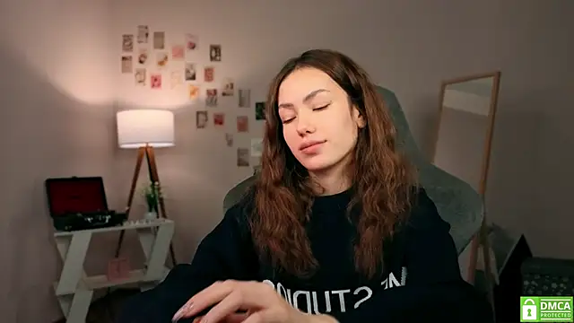 Snapshot of branchwithflowerss chatting on 12.03.25 branchwithflowerss online show from 12.03.25