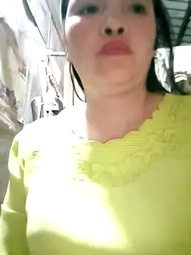 Minkine022 online show from 12.17.25