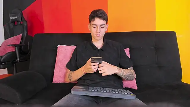 Snapshot of LukeSavagge chatting on 10.14.25 LukeSavagge online show from 10.14.25