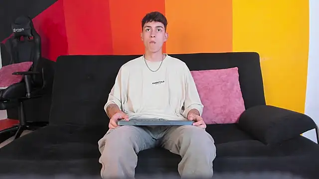 Snapshot of LukeSavagge chatting on 10.15.25 LukeSavagge online show from 10.15.25