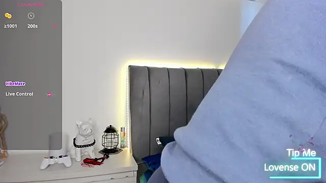 Snapshot of JARETHH chatting on 10.19.25 JARETHH online show from 10.19.25