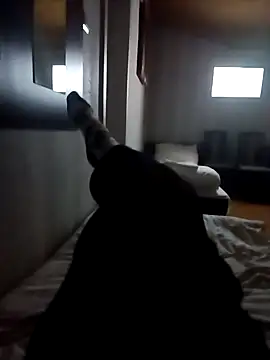 Snapshot of LewdHug51 chatting on 10.01.25 LewdHug51 online show from 10.01.25