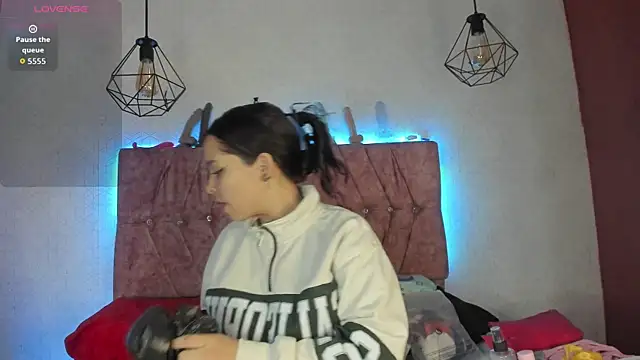 Snapshot of Mia_lopez_1 chatting on 11.08.25 Mia lopez 1 online show from 11.08.25