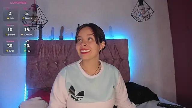 Snapshot of Mia_lopez_1 chatting on 11.10.25 Mia lopez 1 online show from 11.10.25