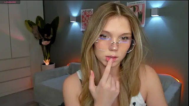 linakorvin online show from 12.04.25