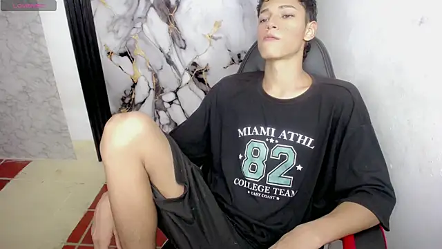 Snapshot of Im_david02 chatting on 12.18.25 Im david02 online show from 12.18.25