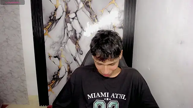 Snapshot of Im_david02 chatting on 12.19.25 Im david02 online show from 12.19.25