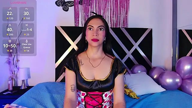 Snapshot of EvangelineBonet chatting on 10.31.25 EvangelineBonet online show from 10.31.25